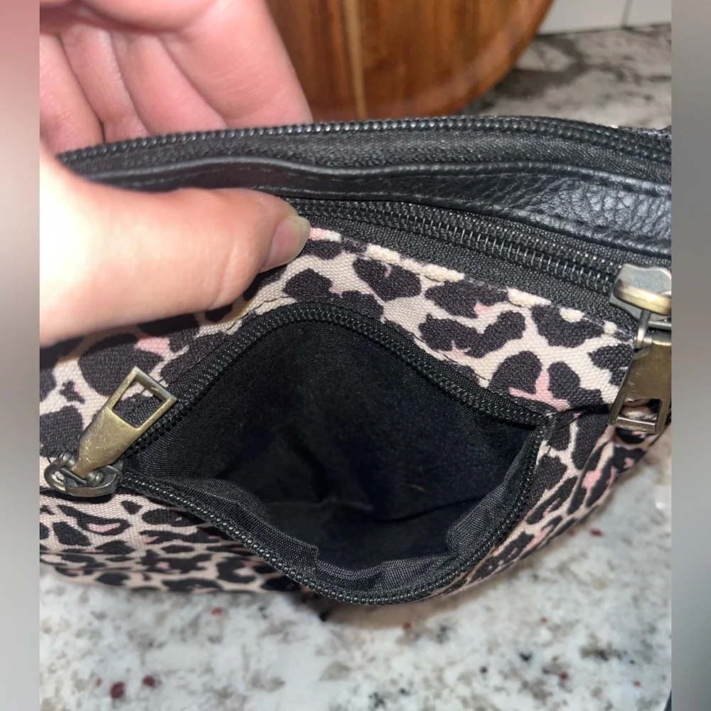 Y2K Aeropostale Leopard Print Mini Crossbody Bag Pink Accents Multi-Zip Preowned - Picture 8 of 11